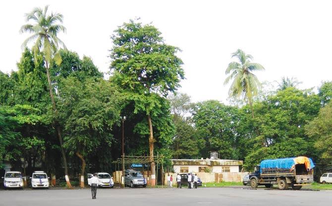 Suspended superintendent Hiralal Jadhav was found guilty of allowing  private vehicles to enter the Thane jail premises