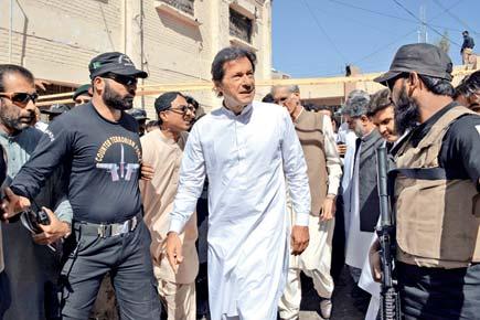 Pakistani court orders Imran Khan's arrest