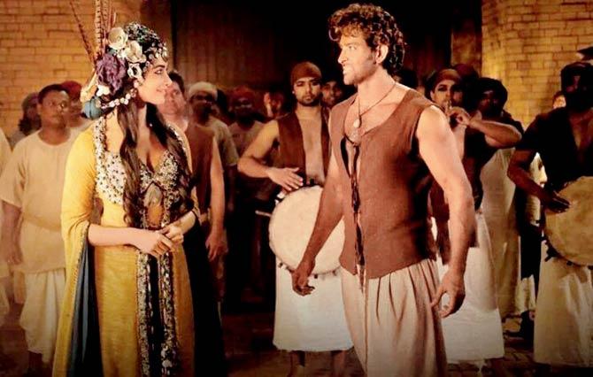 A scene from Mohenjo-Daro with Hrithik Roshan and Pooja Hegde