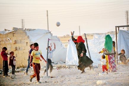 IS said to lose ground as troops close in on Mosul