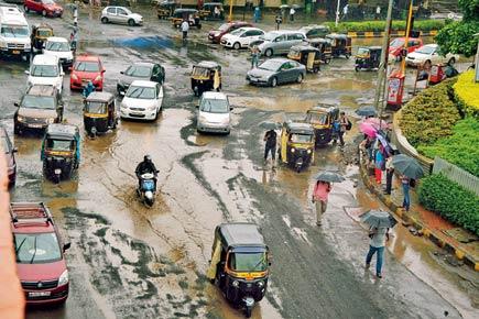 Mumbai: Continue hunting for road between potholes