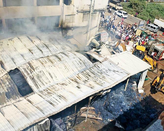 Fire broke out at a handloom factory in Khed taluka
