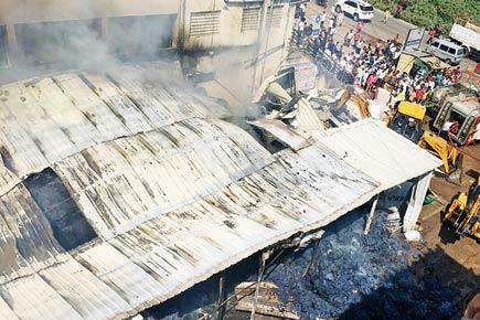 Fire engulfs handloom plant in Pune, claims five lives
