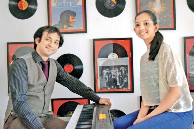 Soumya Maradona Ghosh (left) with Kavya Vijay Prakash during a class at Crossroads School of Music