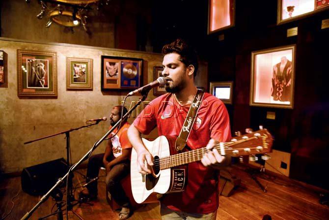 Vernon Noronha during a gig at Hard Rock Cafe. Pic/Pradeep Dhivar