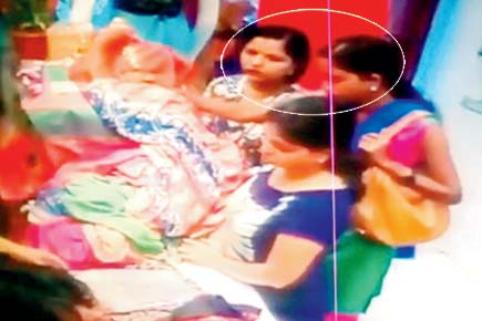 Mumbai crime: Thieves sneak out with woman's handbag from boutique