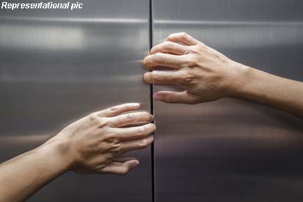 Horror! Six people trapped in hospital elevator in Mumbai for 40 minutes