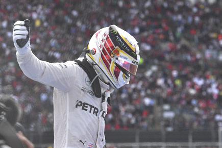 F1: Lewis Hamilton wins Mexican GP to close in on Nico Rosberg