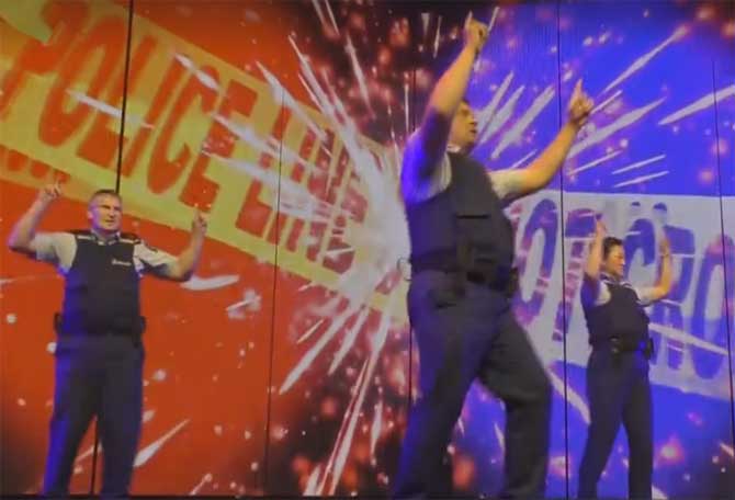 The New Zealand cops dancing to Salman Khan chsrtbusters