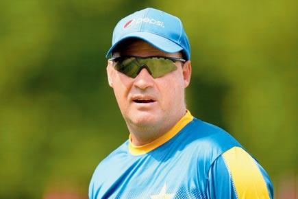 Pakistan coach Mickey Arthur fumes over dip