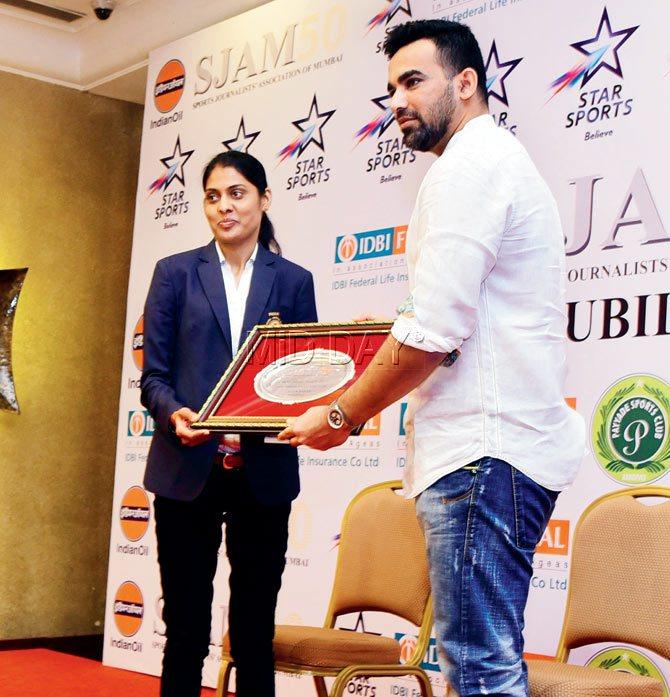 Zaheer Khan presents the Sportswoman of the Year award to Lalita Babar on Saturday. PICS/ATUL KAMBLE