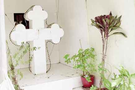 Broken Christ statue coupled with 'indifferent' cop angers Juhu residents