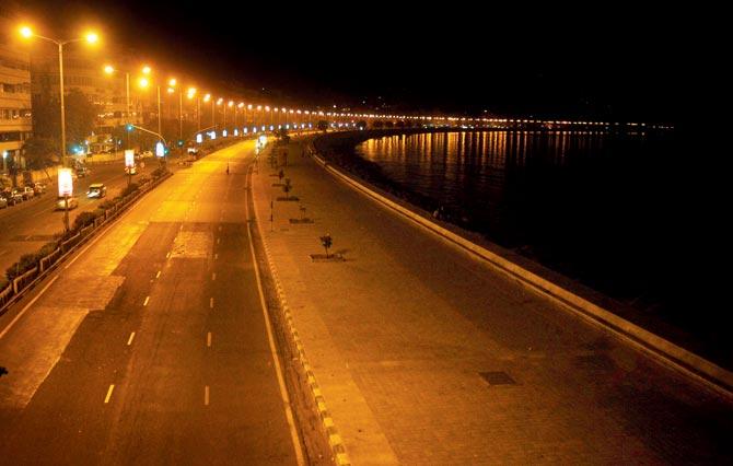 The heritage committee said the coastal road could ruin the beauty of the Marine Drive promenade and the Bandra Fort. File pics