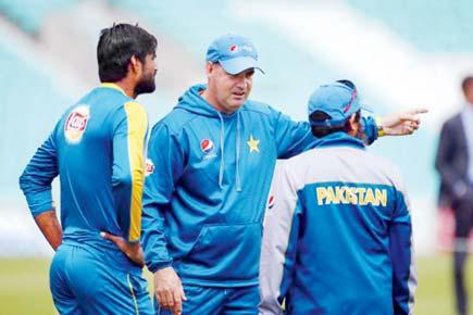 I've no room for under-performing, unfit players in my team: Mickey Arthur