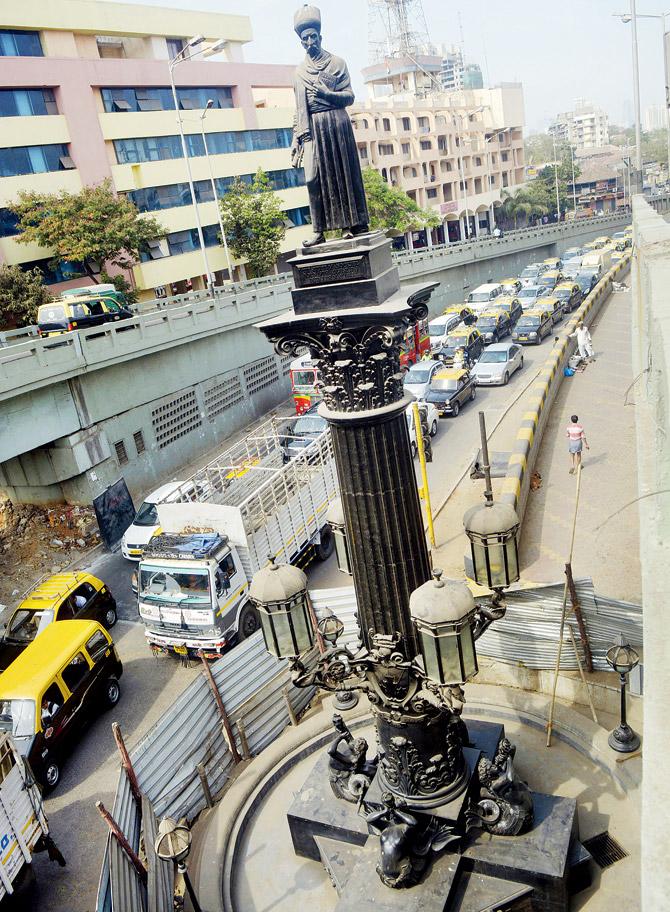 The iconic 150-year-old "Khada Parsi" statue, a Grade I heritage monument at the Byculla flyover junction 