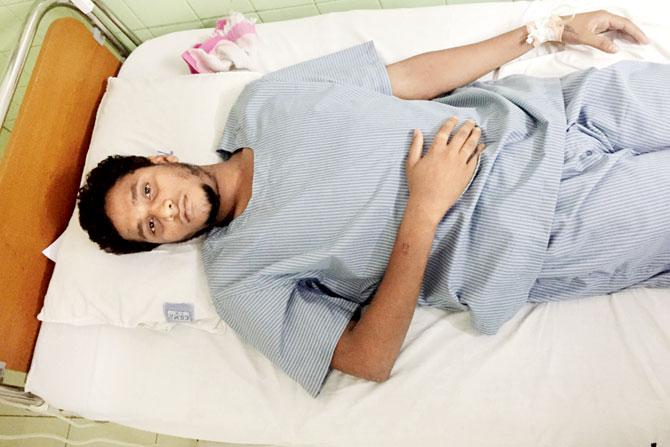 Jayesh Patil who was beaten up by the restaurant staff. PIC/Hanif Patel