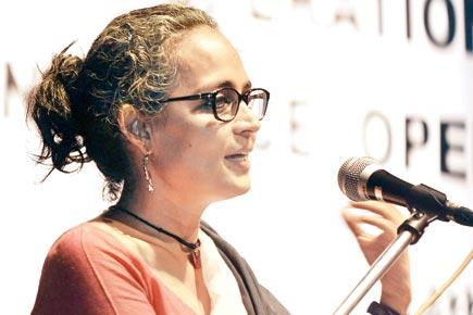 Pak assembly to invite Arundhati Roy to talk on Kashmir violence