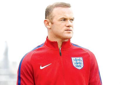 Wayne Rooney breaks England caps record 