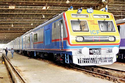 Suresh Prabhu pulls up CR for delay on AC train launch