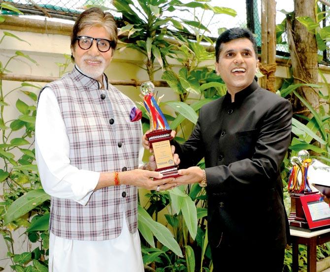Amitabh Bachchan with Anand Pandit