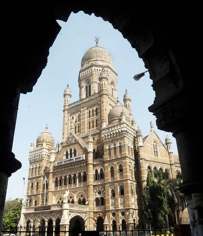 The state government has said that the BMC is to blame for this mess as it sent the engineers to SRA without following the procedure laid down by the housing department. File pic