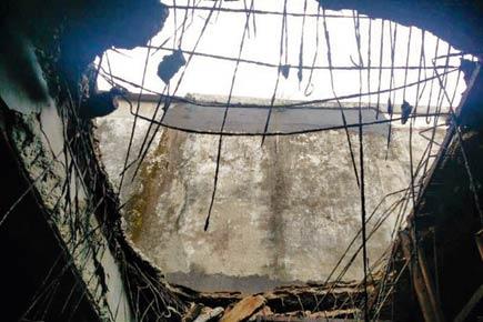 Mumbai: 12 kids escape, goat dies as floor caves in