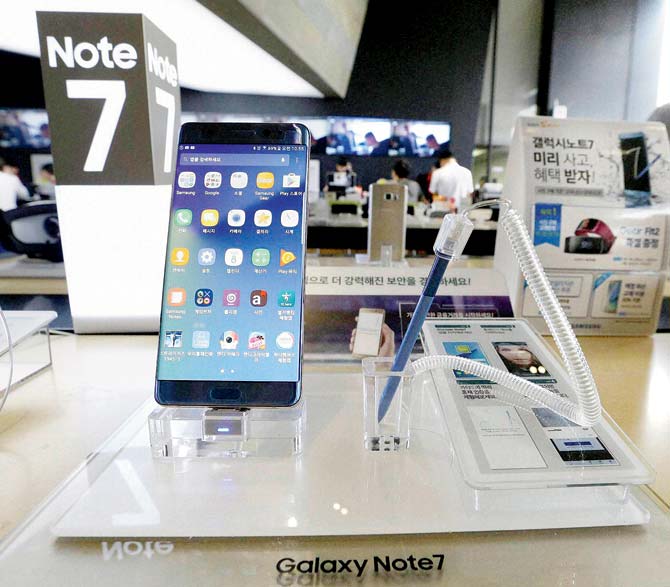 Samsung Electronics has recommended South Korean customers to stop using the new Galaxy Note 7 smartphones. Pic/AP
