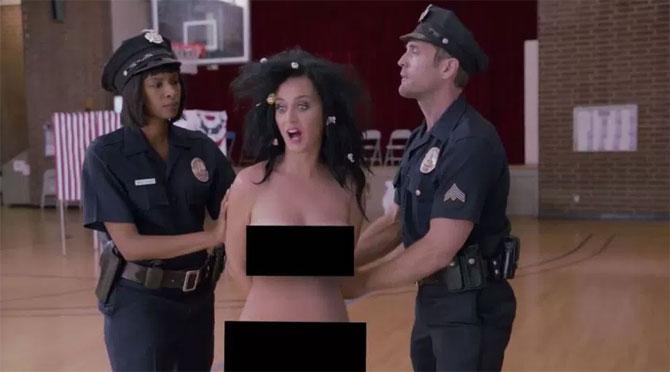 Watch video: Singer Katy Perry strips naked in public and then gets 
