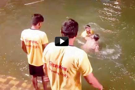 Four goons 'immerse' cop at Kalyan visarjan pond