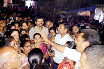 Diva locals stage rasta roko against MSEB to restore power 