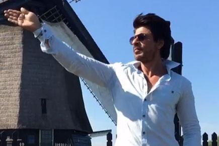 'Aaj Ka Star Punch': Is Shahrukh trying to be a superman?