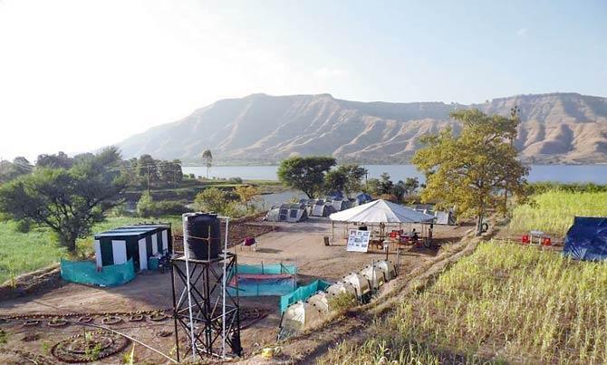The all-year campsite facing the Krishna river