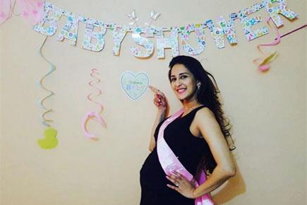 TV actress Chahatt Khanna blessed with baby girl, shares first photo