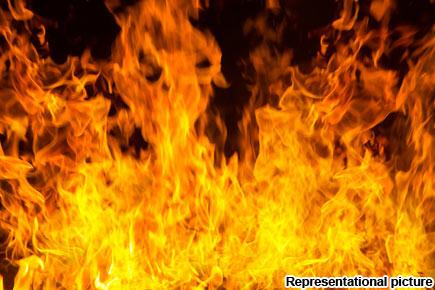 Fire razes five godowns in Manpada, Thane
