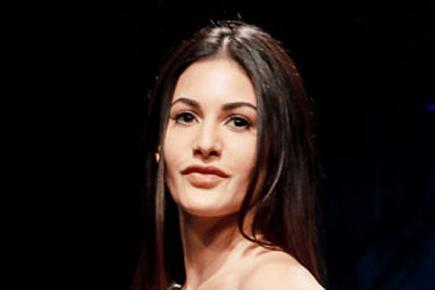 Amyra Dastur finally moves in to her dream home in Mumbai