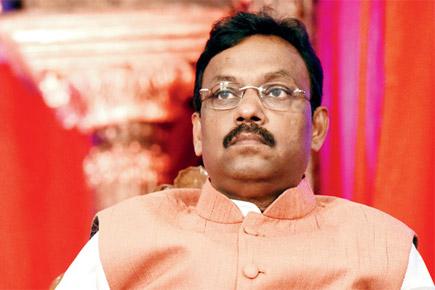 Education minister Vinod Tawde to discuss fee hike with schools and parents