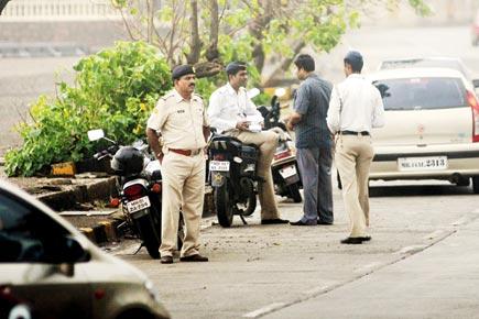 Now traffic police will click pictures of number plates of errant motorists