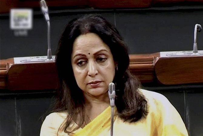 670px x 448px - Hema Malini: I too played a small role in Emergency