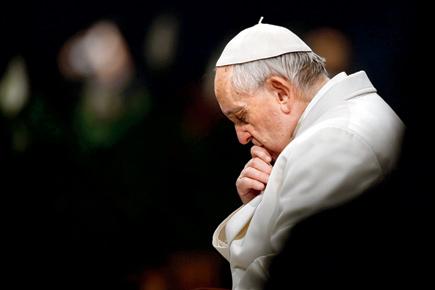 Pope speaks of humanity's 'shame' in Good Friday prayer