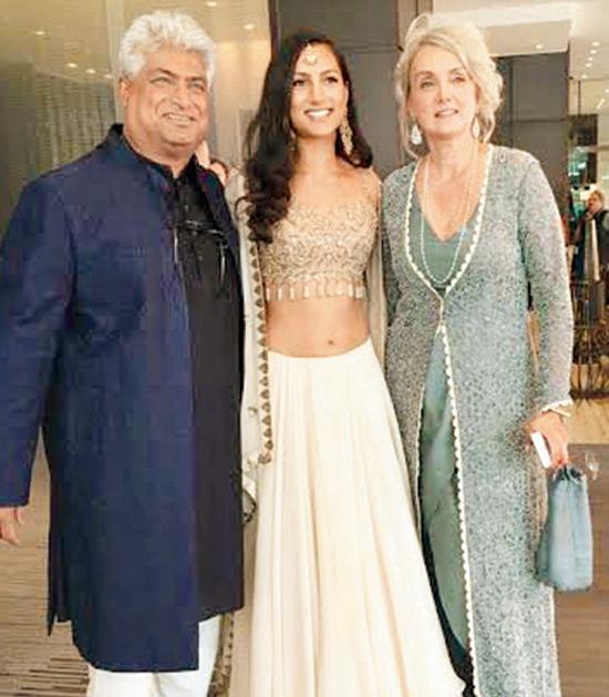 Mia Divecha with her parents Arjun and Diana at the wedding