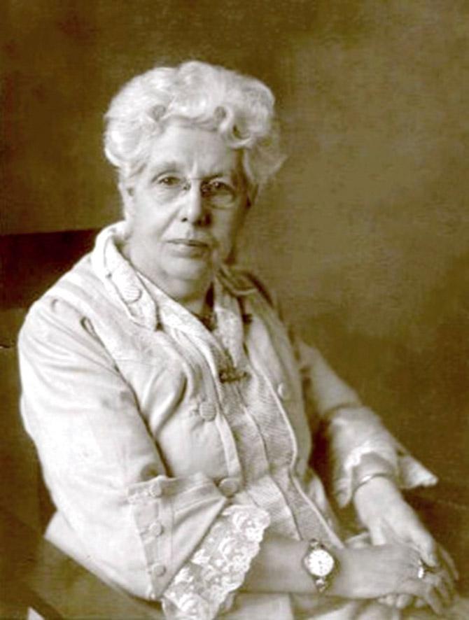 Dr Annie Besant