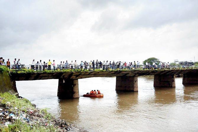 The bridge at Mahad over the Savitri river collapsed in August last year. Pic /Pradeep Dhivar