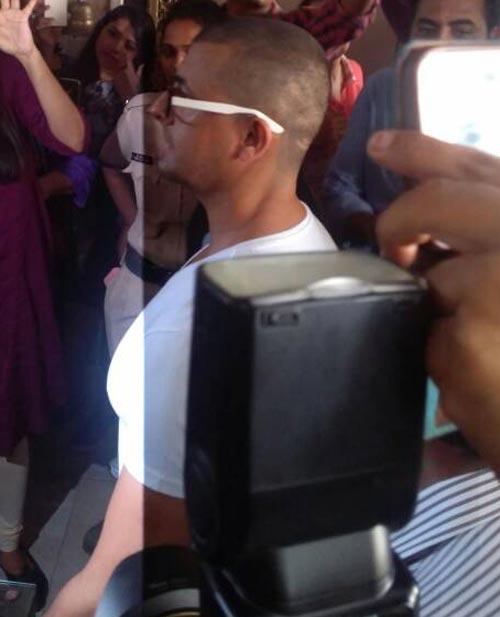 Azaan row: Sonu Nigam shaves of his head post the press conference in Mumbai
