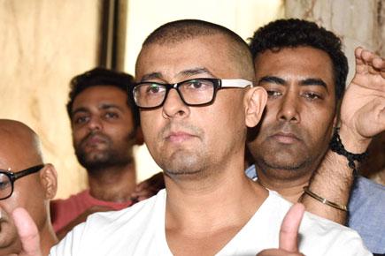 'Will Sonu Nigam take off his pants too?': Cleric mocks singer