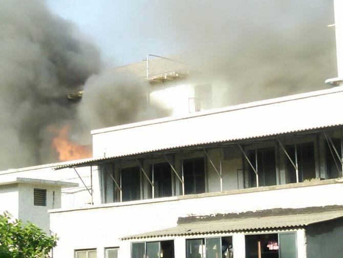 Fire breaks out in Bank of India building in Fort, Mumbai