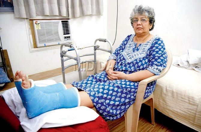Pritti Kumar, shows both her ankles encased in plaster. Pics/Shadab Khan