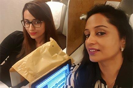 Trisha Krishnan takes off on a holiday with her mother! See pic