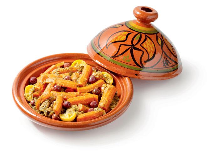 A Moroccan tagine made with chicken and carrots