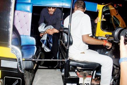 Bhidu's swag! Jackie Shroff hails rickshaw after a party