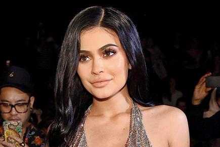 Kylie Jenner defends her sexy curves after trolls accuse her of photoshopping picture
